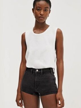 Denim Forum Aritzia Lola Clean Cheeky Short – Women’s 31, Washed Black